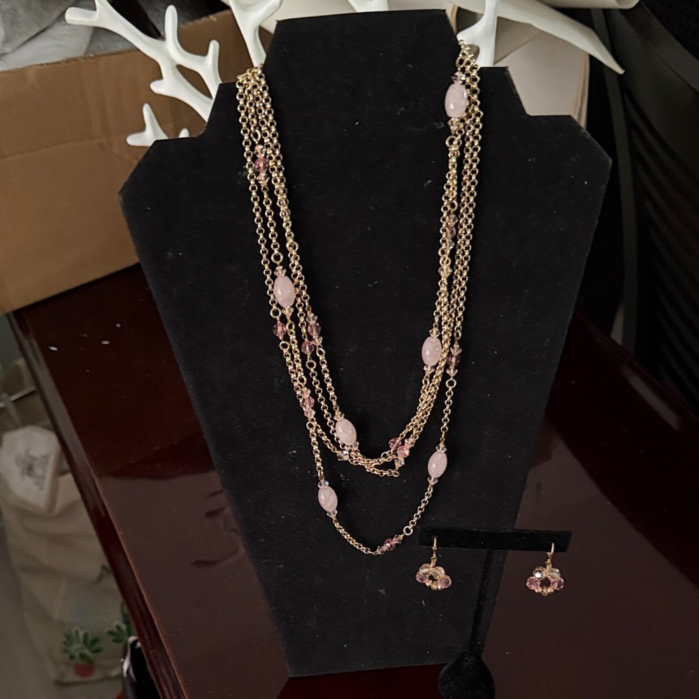 Elegant Gold and Pink Necklace Set